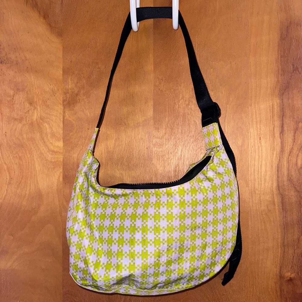 BAGGU medium nylon crescent